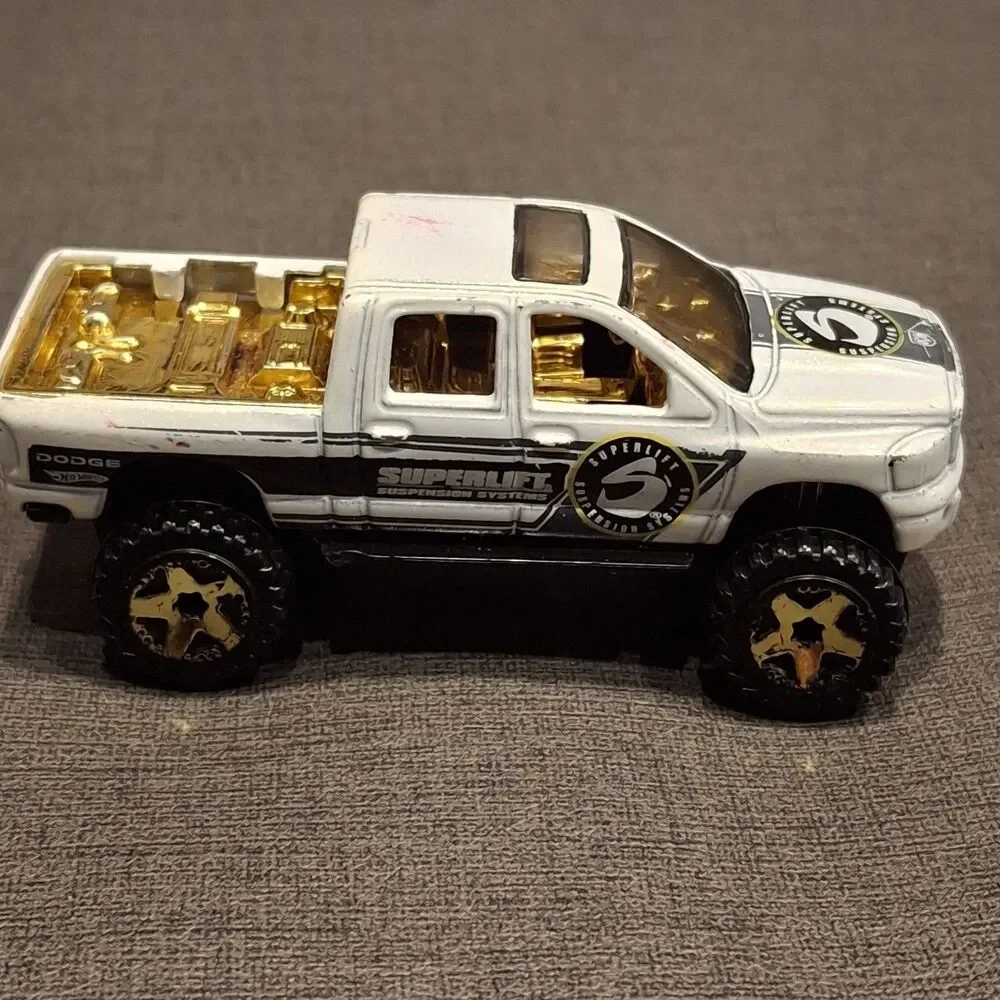 Hot Wheels 2006 Dodge RAM 1500 Truck Superlift Suspension Systems Diecast Toy